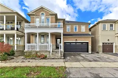 Luxury Living on Starling Blvd, Vaughan | Available January 15th Discover this stunning, sun-filled...