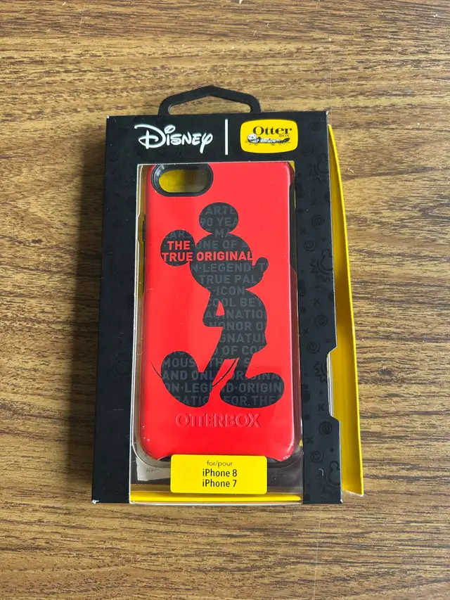 Otterbox Disney Case iPhone 7 and 8 in Cell Phone Accessories in Oakville / Halton Region - Image 2