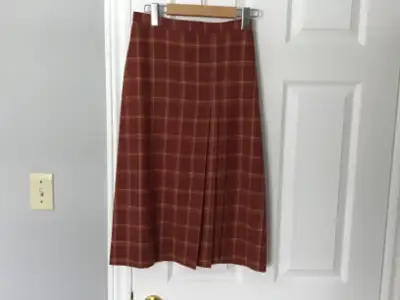 Vintage Charade ladies' lined wool blend skirt - waist 26", View more