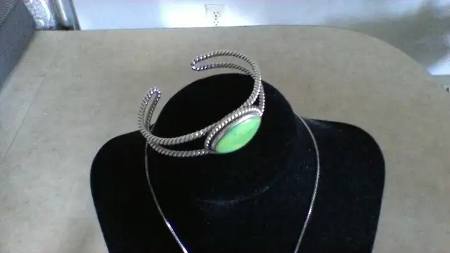 GREEN TURQUOISE NECKLACE/EARRINGS/BRACELET/RING.62863731856515122