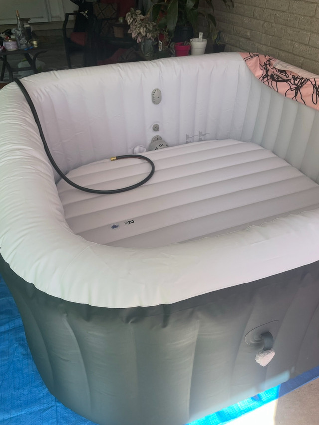 yard sale  in Other in Kitchener / Waterloo - Image 3
