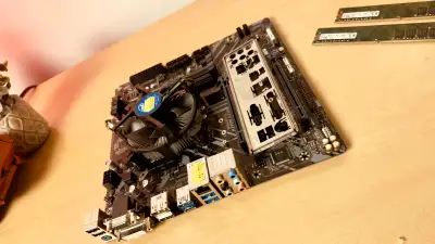 CARTE MERE GIGABYTE H370M DS3H Micro-ATX I3-8100 INCLUS, View more