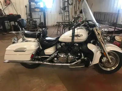 2006 Yamaha Royal Star. Touring bike. Good condition. Back rest for both driver and passenger. Hard...