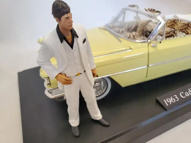 1:18 Jada Scarface 1963 Cadillac Series 62 Tony Montana Figure