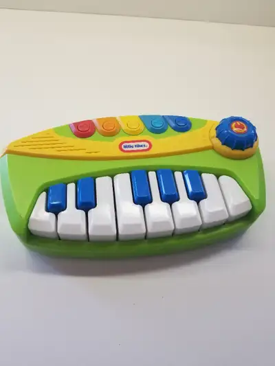 Jouet Little Tikes sonore enfant- style piano, fonctionne avec piles pour les sons ( piles non inclu...