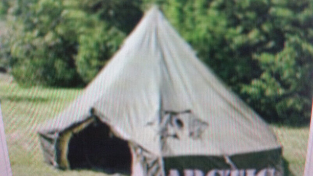 Military tent is 6 sided, 17' in diameter, in Fishing, Camping & Outdoors in St. Catharines - Image 2
