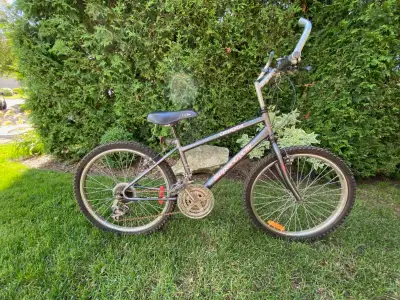Used -  Youth's Chinook Supercycle Shimano 21 speed bike, View more