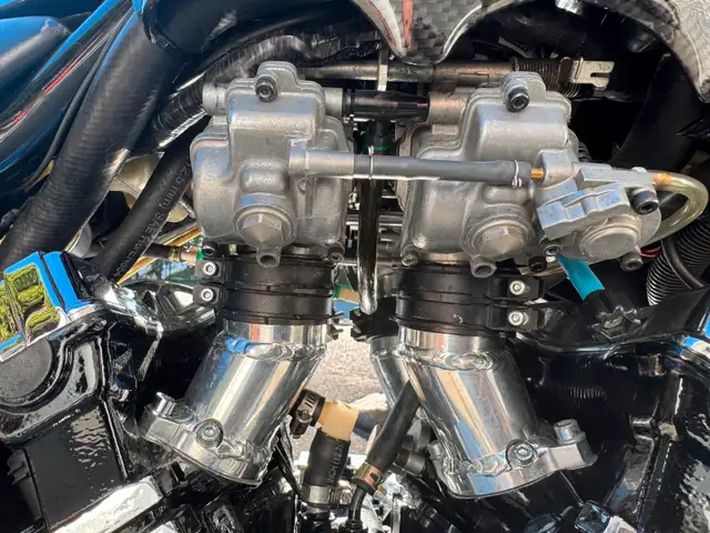 Chrome & Carbon Yamaha V-Max in Street, Cruisers & Choppers in Vernon - Image 8