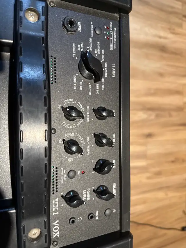 Vox VX I Guitar Amplifier in Amps & Pedals in Mississauga / Peel Region - Image 3