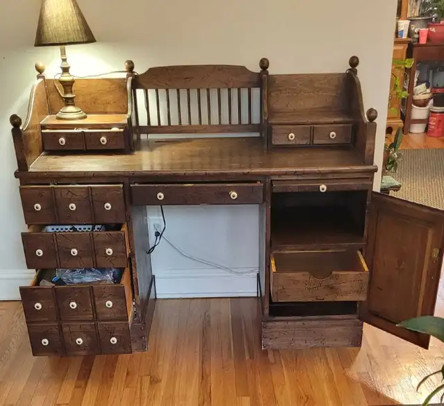 Last chance now $100 Secretary desk in Desks in Ottawa - Image 5