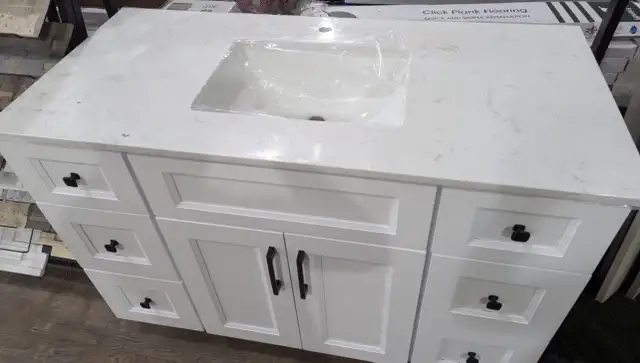 Bathroom vanities LED mirrors in Home Décor & Accents in Oakville / Halton Region - Image 3