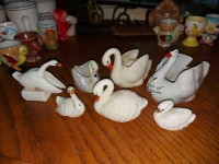 Collection of 7 vintage small porcelain Swans - salt / pepper, m