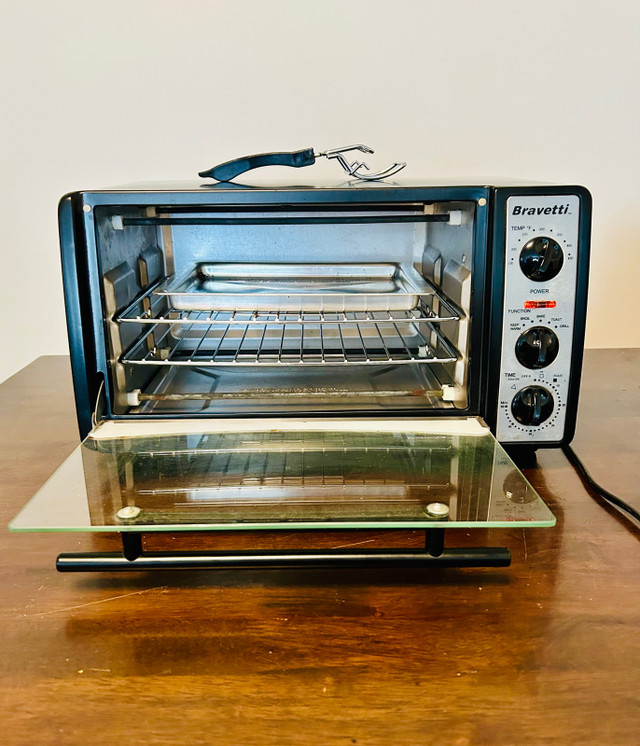 Bravetti Toaster Oven in Toasters & Toaster Ovens in Oshawa / Durham Region