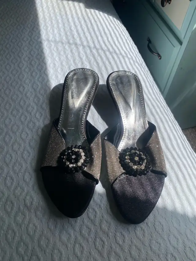 women's high heel shoes in assortment in Women's - Shoes in Lethbridge - Image 7