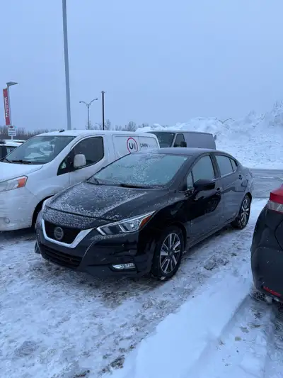 Nissan Versa SV FWD 2021 66 000KM seulement Non fumeur Un seul propriétaire Capteurs pour collision...