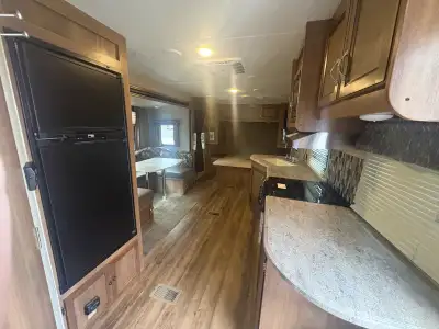 Roulotte 25 pieds, année 2017, Coachmen Catalina, Lagacy Édition Inclus: Barre de torsion Husky de h...