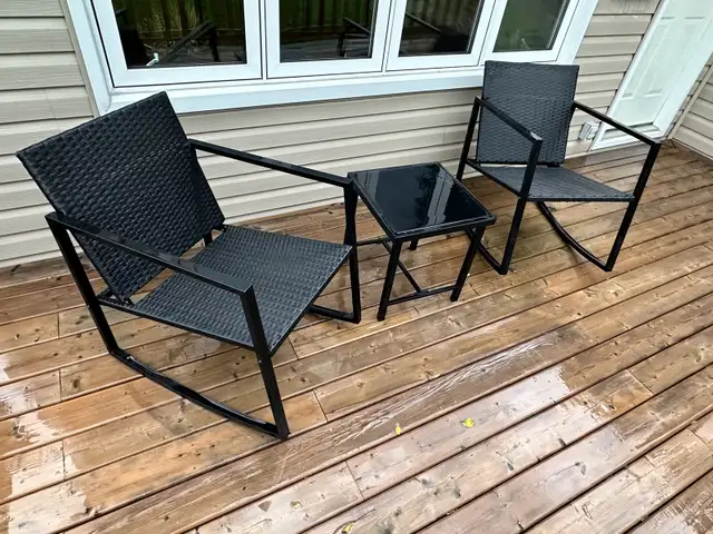 2 Seater Rocking Bistro Set in Patio & Garden Furniture in Sarnia - Image 2