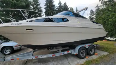 Turn key Bayliner Ciera 2655 with galvanized trailer. Nice bluetooth stereo, flatscreen tv and dvd p...