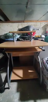 Computer table 