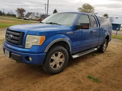 F-150 Supercab FX4 4x4 boite de 6 1/2 pieds. Bas de portes et panneau arrière en très bonne état. Dé...