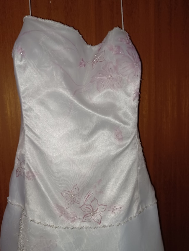 Alfred Angelo wedding dress NWT sz 16 Wedding Calgary Kijiji