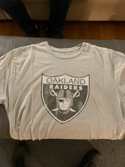 Oakland Raiders T-Shirt, Grey, Medium Size