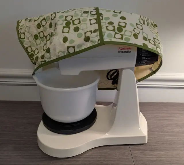 VINTAGE Sunbeam Mixmaster Deluxe, 1957 in Arts & Collectibles in Mississauga / Peel Region - Image 6