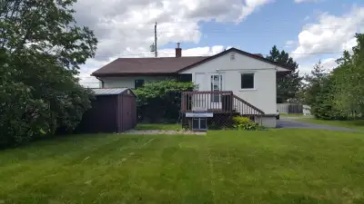 2 rooms in a nice & bright basement are available now. It is almost 14 minutes walking distance from...