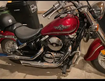 Runs great! Maintenance done and ready to ride comes with trickle charger and wind screen if needed....