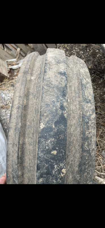 10.00-16SL steer tire in Heavy Equipment Parts & Accessories in Grand Bend - Image 2
