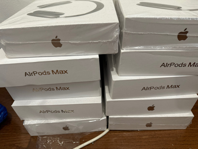 AirPods Max in iPods & MP3s in Ottawa - Image 3