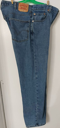 MEN'S LEVIS JEANS (38 waist x 32 leg)