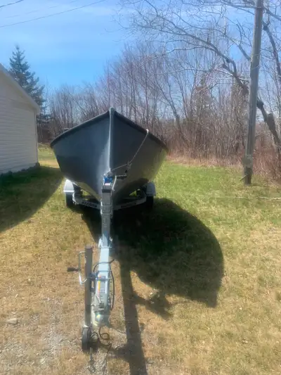 I have an excellent opportunity to own a good reliable David Smith Hull boat, this is a sturdy well...