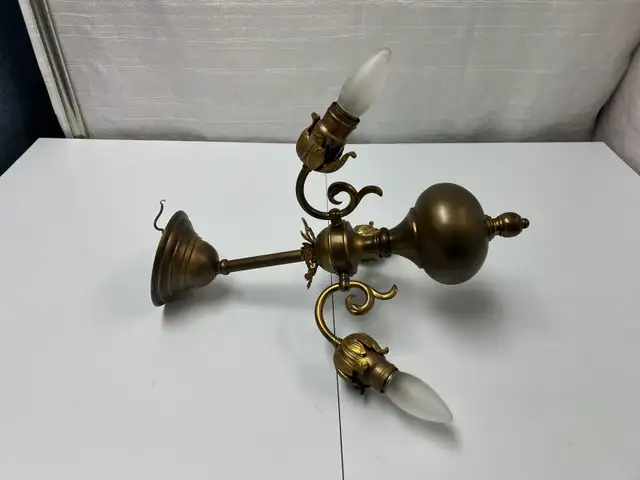 Lustre Vintage en Laiton Suspendu / Vintage Brass Chandelier in Indoor Lighting & Fans in City of Montréal - Image 8