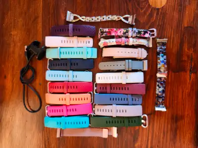 FitBit Charge 3/4 21 various Straps, most are new never used Charger Clip