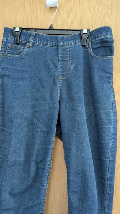 ladies Jean Capris size Medium (12), View more