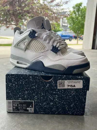 Air Jordan 4 midnight navy, View more