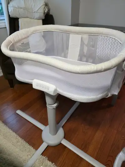 Halo Bassinet, View more