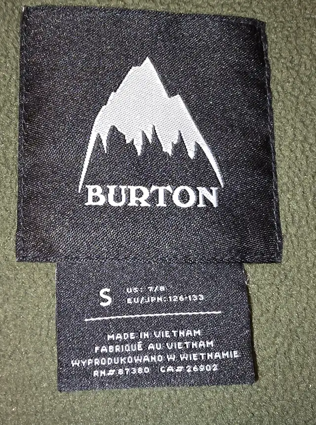 Burton Camo Snowboard Jacket in Kids & Youth in Campbell River - Image 5