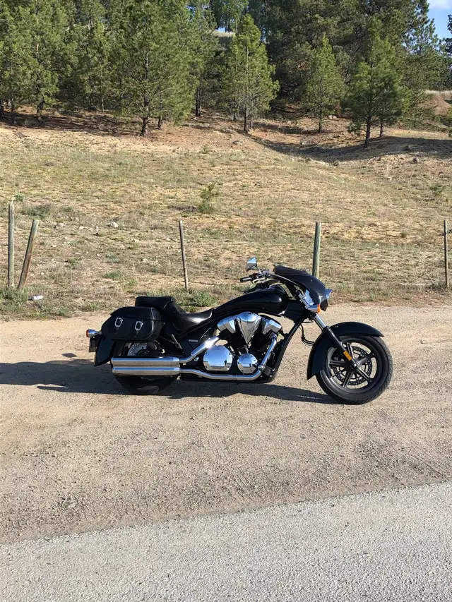 Honda stateline Cruiser Motorcycle in Street, Cruisers & Choppers in Penticton - Image 2