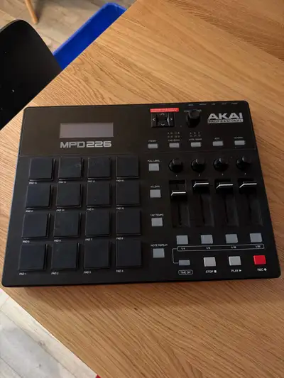 Akai Professional MPD226, View more