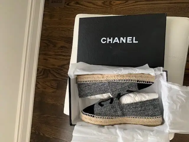 WOMAN'S CHANEL ESPADRILLES in Women's - Shoes in City of Toronto - Image 4