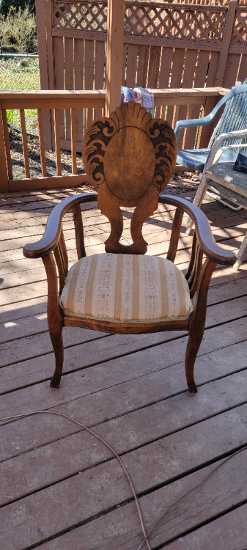 ANTIQUE QUEEN ANNE CHAIRS AND in Chairs & Recliners in Mississauga / Peel Region - Image 3