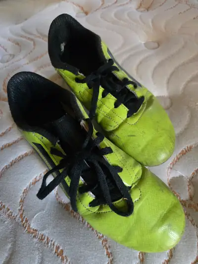 Boys soccer cleats, View more