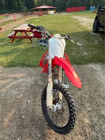Enzo suspension, new brake pads, new back tire. Amazing shape. Selling as I bought a new bike. No ho...