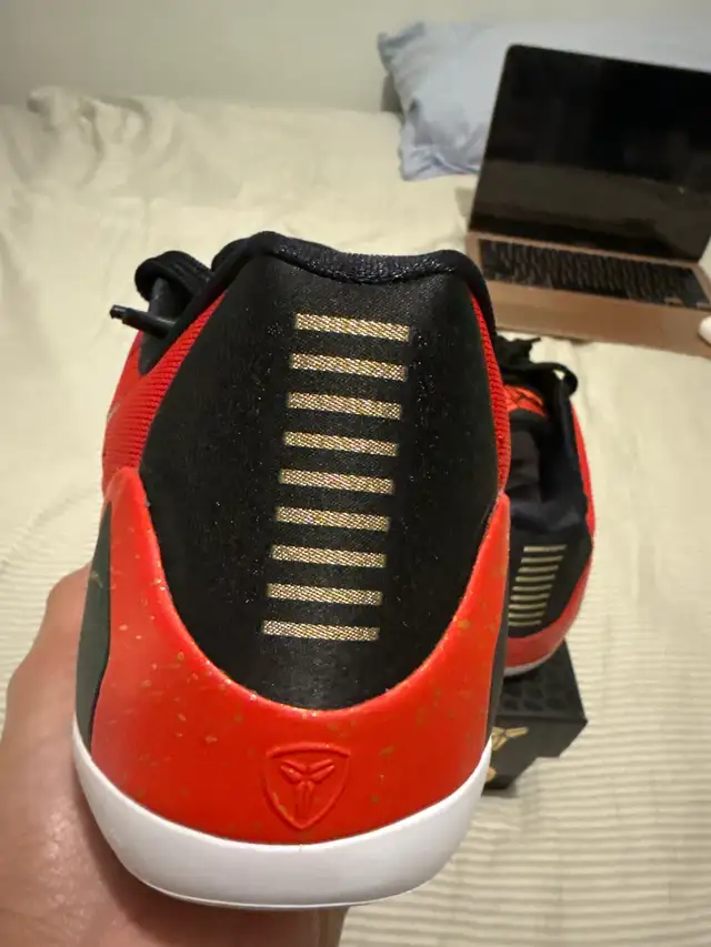 Nike Kobe IX Em Protro in Men's Shoes in City of Toronto - Image 4