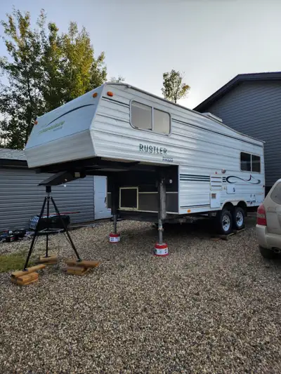 Travelaire fifth wheel. New tires 2 years ago with almost no miles on them. Bearings repacked at sam...