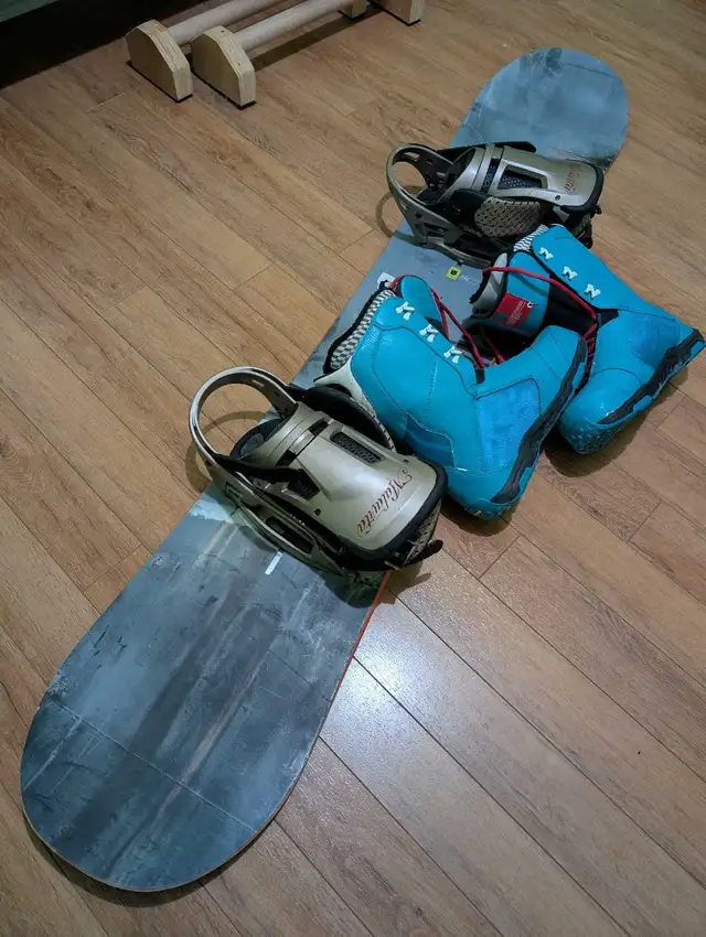 burton snowboard/Burton Malavita bindings/snowboard boots