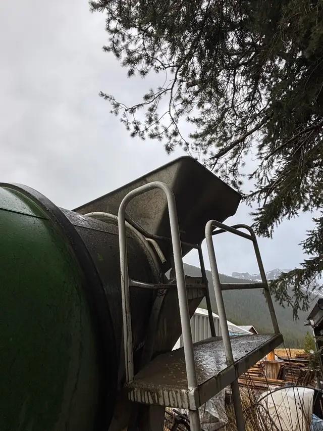 Ready Mixer 2.8m3 Skid Mounted Concrete Mixer in Other Business & Industrial in Lethbridge - Image 7