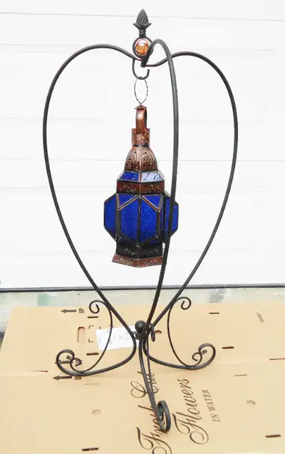 RARE FIND ! SCROLED METAL FEET BASE , 39 3/4 IN. HIGH X 18 IN. WIDE , FOLD FOR STORAGE , AMBER GLASS...
